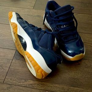 Air Jordan 11 Retro Low Navy Gum